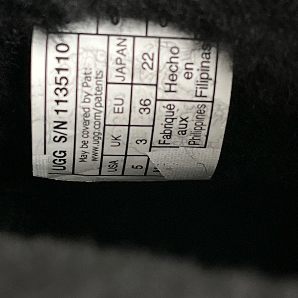 UGG Boots Classic Short Black Silver Metallic Spots US Women’s Size 5 Comfy - Picture 11 of 12